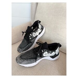 Nike Odyssey React 2 Flyknit